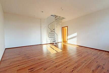 Renovierte 4-Raum Maisonette-Wohnung mit Einbauküche & 2 Balkonen - Forst (Lausitz)