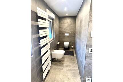 Exklusives Einfamilienhaus mit gehobener und hochwertiger Ausstattung, nahezu Neubau-Charakter! - Winnenden