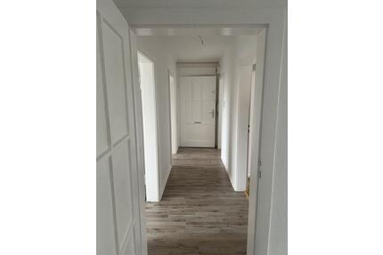 Helle 3 Zimmer Wohnung in Helmstadt - Helmstedt