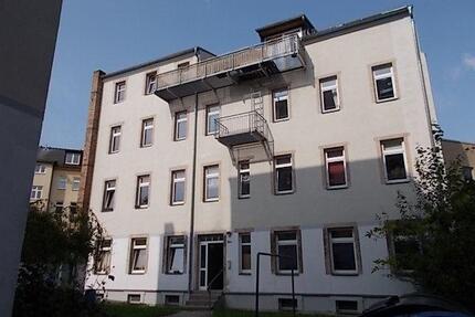 Kompakte Hinterhaus DG 2,5-Zimmer mit Einbauküche, Laminat und Wanne in uninaher Lage! - Chemnitz