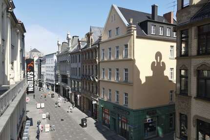 Wohnung zum Mieten in Halle 1.180,00 € 118 m²
