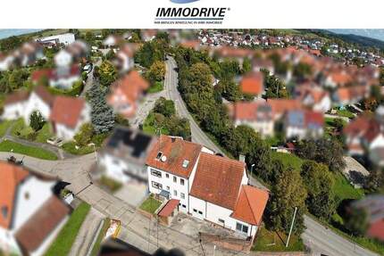 Vielseitiges 1-3 FH mit großen Nebengebäuden für Gewerbe Hobbys Wohnmobil - Römerstein / Zainingen