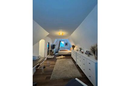 3 Zimmer Wohnung - halbe Haushälfte - Lübeck Kücknitz