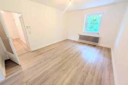 **Frisch renoviert: +neuer Laminat +weiße Wände +neues Tageslichtbad +gemütlich** - Marl Alt-Marl