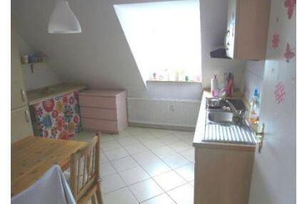 Exklusive 2-Raum DG-Whg. mit Einbauküche in Duisburg-Walsum