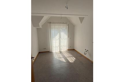 Wohnung in Stamsried 5 Zimmer 85qm am Marktplatz; mit Balkon