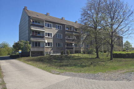 Von Privat: Mehrfamilienhaus mit 24WE in Gemeindekern von 02959 Schleife