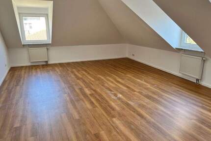 Barrierefrei! Mitten im Zentrum, großzügige 2 - Zimmerwohnung im DG - Bad Kissingen