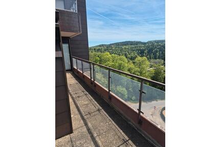 Moderne 5-Zimmer-Maisonette mit Schwarzwaldblick + Sonnenbalkon - Altensteig