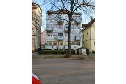 1 Zimmer Hochparterre-Wohnung mit Balkon und Einbauküche - Stuttgart Luginsland