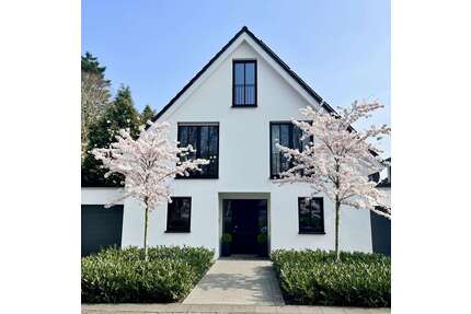 Haus zum Kaufen in Meerbusch 1.825.000,00 € 250 m²