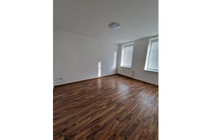 Helle 2-Zimmer-Wohnung im 1. OG in Aue zur Miete - Aue-Bad Schlema