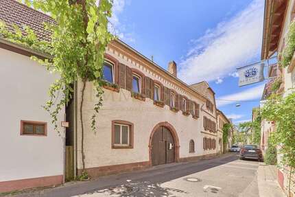 Haus zum Kaufen in Leinsweiler 197.000,00 € 235 m²