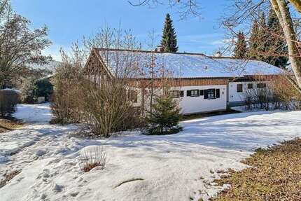 Haus zum Kaufen in Regen 219.000,00 € 119.3 m²