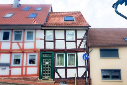 Haus mit Geschichte und Zukunft: Fachwerk-Charme für kreative Köpfe im Zentrum von Hardegsen