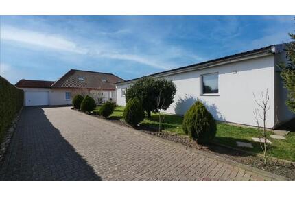 Bungalow mit Halle zu verkaufen - Bad Lippspringe