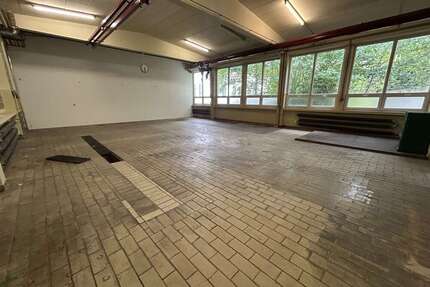 Halle in Neusäß 3.400,00 € 428 m²