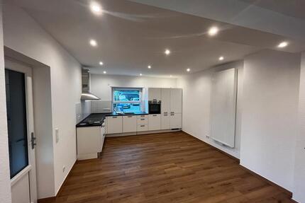 Moderne 3 ZimmerKücheBad 90qm mit Terasse und kl. Garten - Ibbenbüren