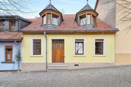 Haus zum Kaufen in Bernburg 59.638,00 € 110 m²