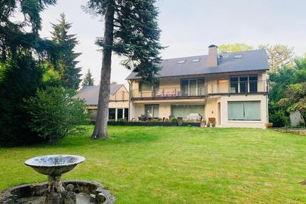 Familienvilla am Lerchesberg - 6.200,00&nbsp;EUR Kaltmiete, ca.&nbsp; 360,00&nbsp;m&sup2; in Frankfurt am Main (PLZ: 60598) Sachsenhausen Süd