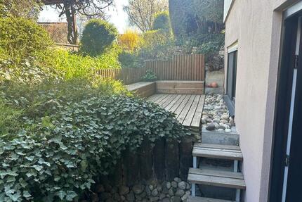 Schöne, helle und moderne 1 Zi-Whg Wohnung mit eigenem Eingang und Terrasse in Pliezhausen