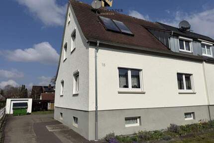 Sofort verfügbare Doppelhaushälfte in Burgrieden, Garage, großer Garten, 4 Schlafzimmer