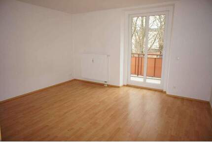 Frei ab 1.5.25 - Balkon , Bad mit Dusche ! Wohnen an der Humboldthöhe - Chemnitz Sonnenberg