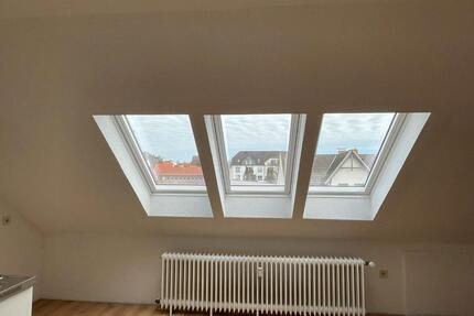 1 Zimmer, DG, HE - 350,00&nbsp;EUR Kaltmiete, ca.&nbsp; 35,00&nbsp;m&sup2; in Helmstedt (PLZ: 38350)