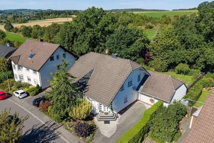Haus zum Kaufen in Weyerbusch 559.000,00 € 190 m²