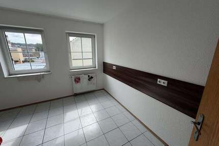 Wohnung zum Kaufen in Crimmitschau 69.000,00 € 96.52 m²
