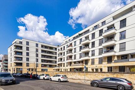 Bezaubernde Familienwohnung in TOP-City-Lage. Mit 2 Bädern, EBK, großem Balkon, Parkett, etc. - Dresden