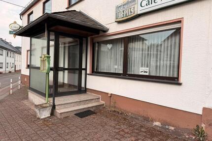 Ehem. Café Annemarie520 m27 Zimmer mit Badvielseitig nutzbar. - Nonnweiler