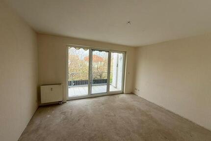 Großzügige 3-Zimmer-Wohnung mit Sonnenterrasse in ruhiger, grüner Lage - Schönebeck (Elbe)