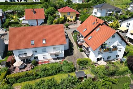 3 Zimmerwohnung in Gladenbach - 880,00&nbsp;EUR Kaltmiete, ca.&nbsp; 89,00&nbsp;m&sup2; in Gladenbach (PLZ: 35075)