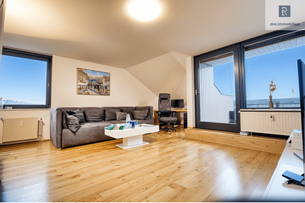 Düsseldorf-Lierenfeld: 2-Zimmer Wohnung mit kernsaniertem Badezimmer, Loggia sowie Außenstellplatz