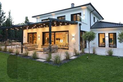 Haus zum Mieten in Seevetal-Maschen 6.900,00 € 340 m²