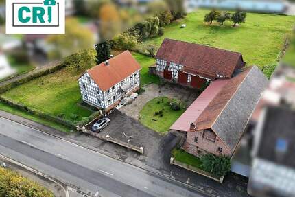 Traditionelles Hofensemble mit Weidefläche und Ausbaupotenzial-Ideal für Familie oder Tierliebhaber - Lahntal / Sterzhausen