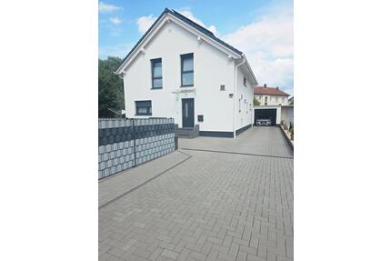 KFW 40+ Haus, wohnen mit Charakter: Freistehendes Einfamilienhaus - Lambsheim
