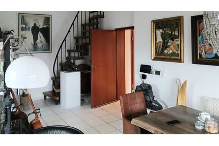 Dachgeschoss-Maisonette mit 4 Zimmer, plus Garage! - Tamm