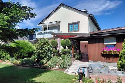 Haus zum Kaufen in Hattersheim am Main 585.000,00 € 200 m²