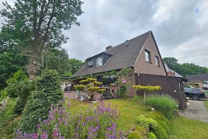 Viel Raum, starke Lage, flexible Nutzung - Mehrgenerationen- & Mehrfamilienhaus am Naturschutzgebiet - Oersdorf b Neumünster