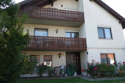 Einfamilienhaus, WF ca. 250 qm, NF ca. 300 qm, Doppelgarage, Wohnen und Arbeiten und 599 qm Grund. Großer Balkon und Loggia - Himmelkron