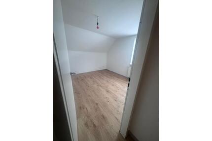 1zimmer Wohnung WG - 600,00&nbsp;EUR Kaltmiete, ca.&nbsp; 80,00&nbsp;m&sup2; in Berlin (PLZ: 13051) Lichtenberg
