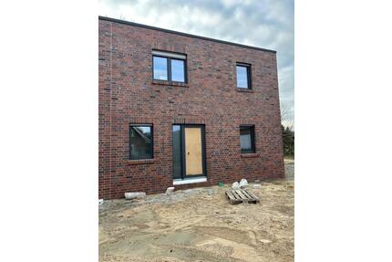 Erstbezug WohnungDHH mit Garten zum 01.05. - Cloppenburg