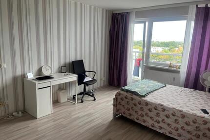 SUBLET space available One bedroom in a 2 room shared apartment - Hamburg Eidelstedt