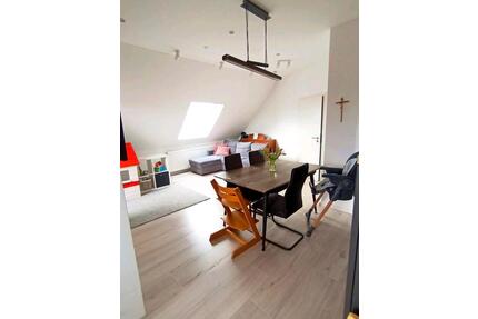 Modernisierte 3,5-Zimmer-Wohnung mit Wallbox & XXL-Stellplätzen - Aurachtal