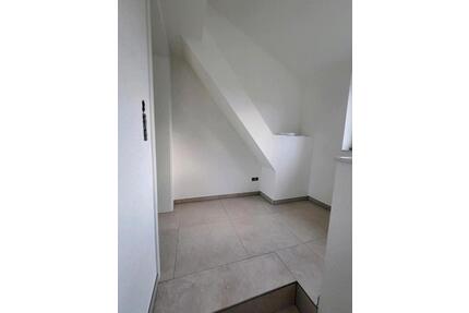 Dachgeschosswohnung mit Balkon - 730,00&nbsp;EUR Kaltmiete, ca.&nbsp; 77,00&nbsp;m&sup2; in Lippstadt (PLZ: 59556) Bad Waldliesborn