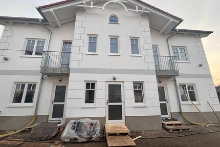 Binz … ab Mai 26 noch 3! Wohnungen verfügbar.. kleine 3 Raumwohnungen mit Balkon Terrasse