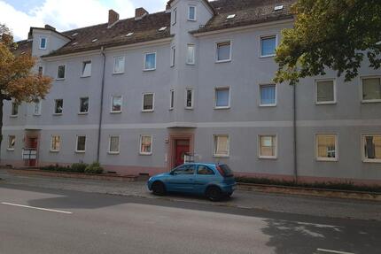 2 Raum Wohnung im Erdgeschoss mit Balkon, Krankenhausnähe - Köthen (Anhalt)