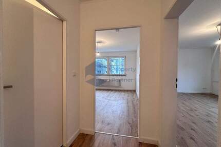 Sanierte und barrierefrei erreichbare 2-Zimmer-Wohnung mit West-Loggia - Wolfsburg Rabenberg